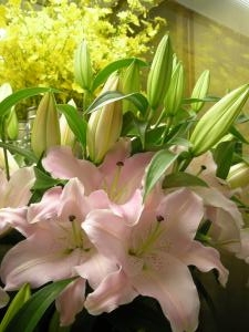 6月の誕生花はユリ｜「サワムラ生花店」　（愛知県西尾市の花キューピット加盟店 花屋）のブログ