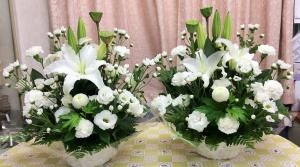 初盆のアレンジメントはホワイト＆グリーンで｜「サワムラ生花店」　（愛知県西尾市の花キューピット加盟店 花屋）のブログ